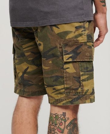 Regular Pantalon cargo Superdry en vert