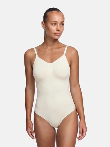 cfab (formerly creamy fabrics) - Body moldeador 'Sculpting Shapewear mit String' en beige: frente