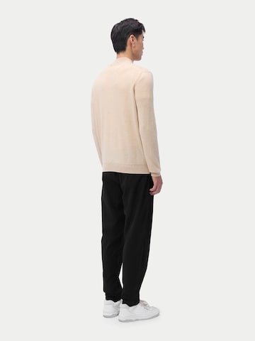 GOBI Cashmere - Jersey 'Men's Essential Mock Neck Cashmere Sweater' en beige