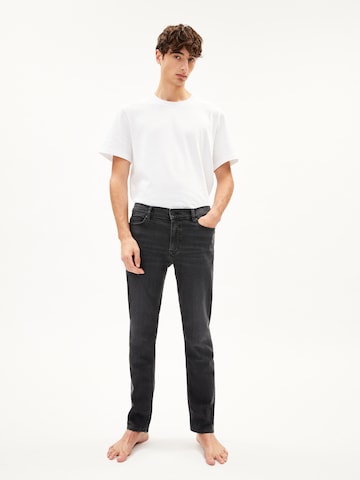 ARMEDANGELS Slimfit Jeans ' IAAN ' in Schwarz