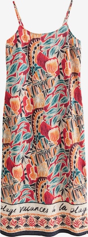 Next Mekko värissä punainen: etupuoli