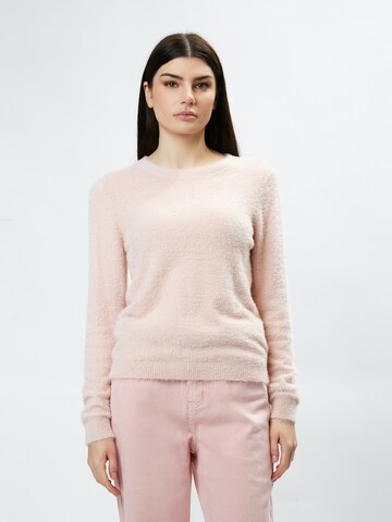 Pullover di Influencer in rosa: frontale