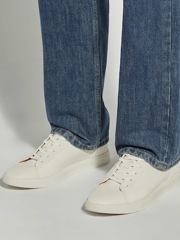 Dune LONDON Sneakers laag 'Traces' in Wit