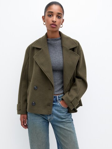 Pull&Bear Between-seasons coat in Green: front