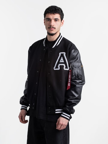 ALPHA INDUSTRIES Демисезонная куртка в Черный