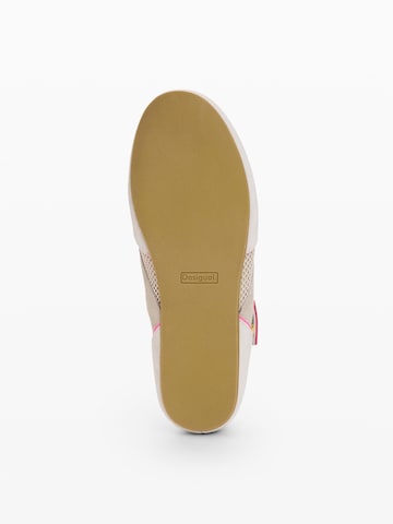 Desigual Trampki niskie w kolorze beżowy