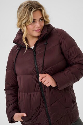Veste d’hiver 'KCSusanna' KAFFE CURVE en marron