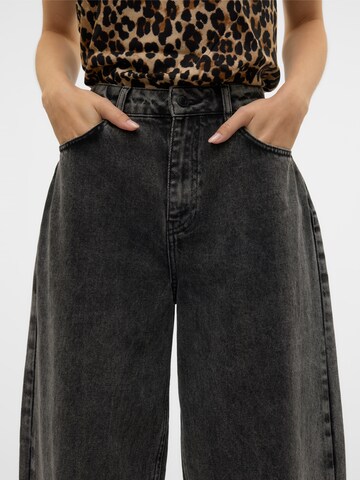 Loosefit Jeans 'VMOLLIE' di VERO MODA in grigio