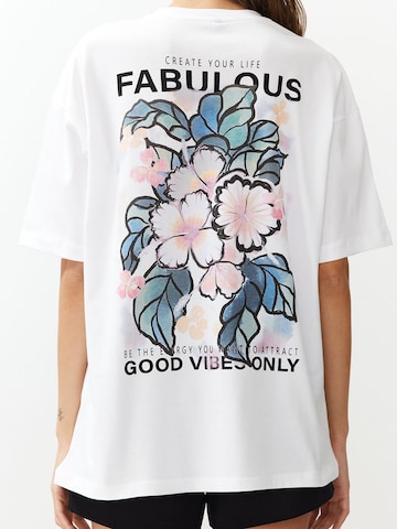 T-shirt Trendyol en beige