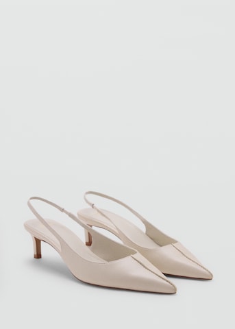 Décolleté sling 'AURA' di MANGO in beige