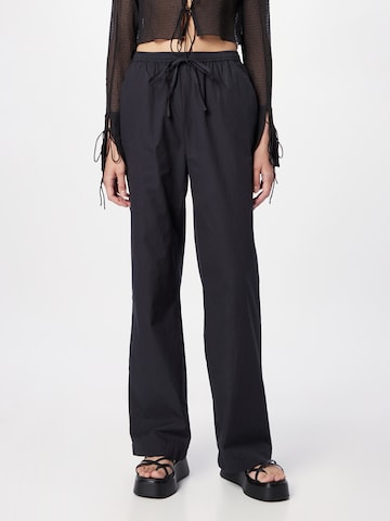 NLY by Nelly Loose fit Trousers in Black: front