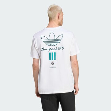 ADIDAS ORIGINALS - Camiseta 'FC Liverpool Terrace Icons' en blanco: frente