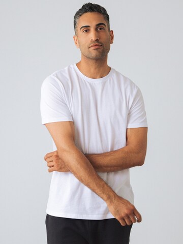 Honest Basics Shirt 'T-shirt Men' in Wit