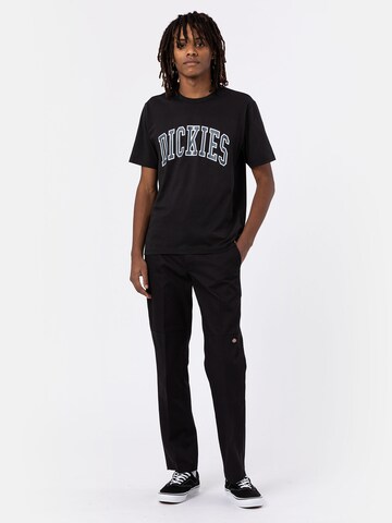 Tricou 'AITKIN' de la DICKIES pe negru