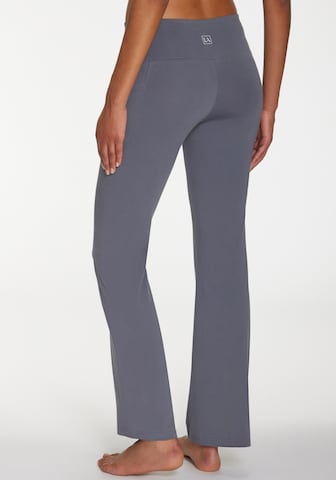 LASCANA ACTIVE Loosefit Sporthose in Grau