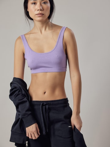 OWN Off With Nature - Top 'Top Sportivo Lillà (Copia)' en lila: frente