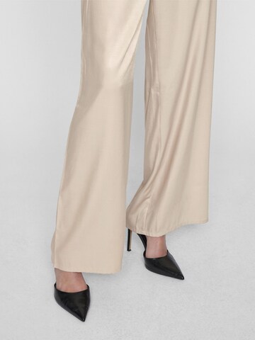 Regular Pantalon VILA en gris