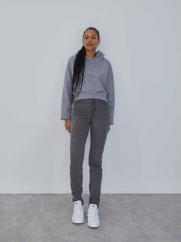 Sweat-shirt 'Rebecca' LeGer by Lena Gercke en gris