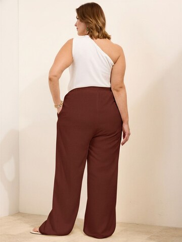 regular Pantaloni di Friends Like These in marrone