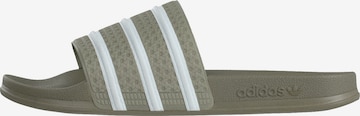 ADIDAS ORIGINALS Пантолеты 'ADILETTE' в Зеленый: спереди