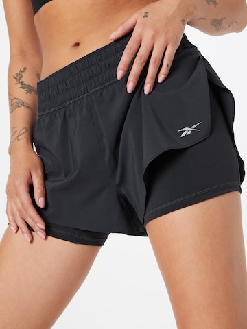 Reebok Skinny Sporthose in Schwarz