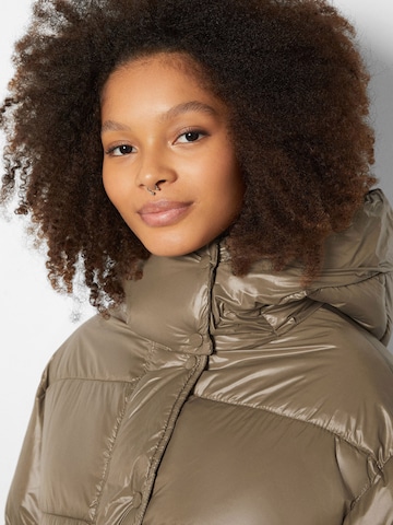 Bershka Winter jacket in Beige