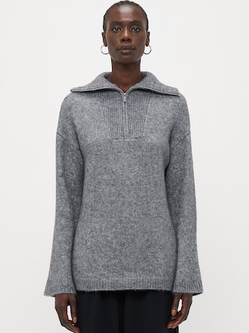 Vero Moda Tall Sweter 'VMMIRLA' w kolorze szary: przód