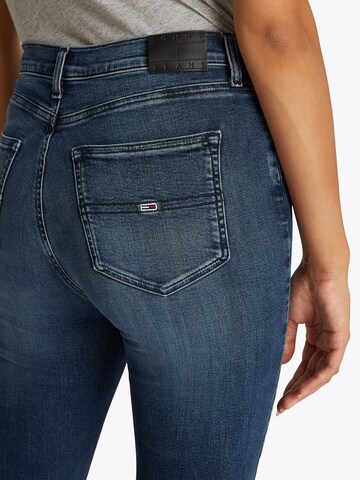 Tommy Jeans Laienev Teksapüksid 'Sylvia', värv sinine