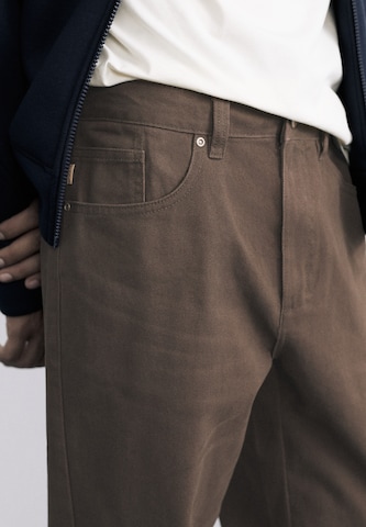 Pull&Bear regular Bukser i brun