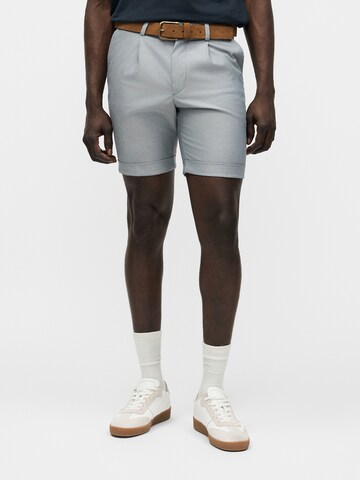 BOSS Обычный Брюки со складками в Серый: спереди