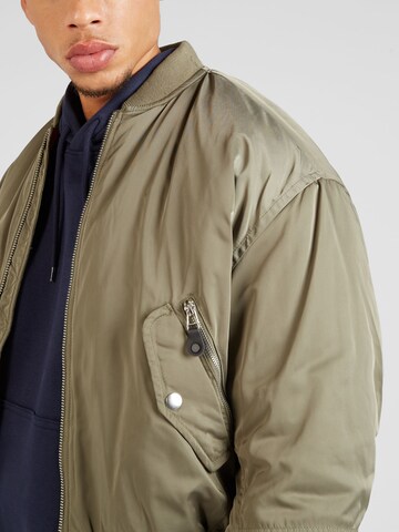 WEEKDAY Between-Season Jacket 'Jon' in Green