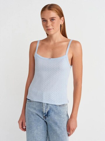 Dilvin - Blusa em azul: frente