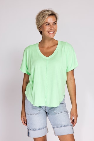 Zhrill Shirt in Green: front
