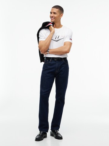 Tricou 'TH X CF1 DRIVERS CHEVRON' de la TOMMY HILFIGER pe alb