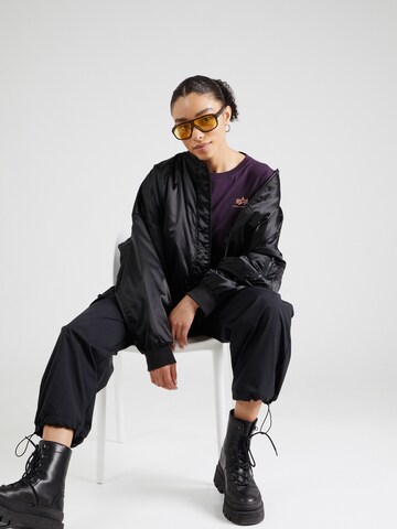 ALPHA INDUSTRIES Футболка в Лиловый