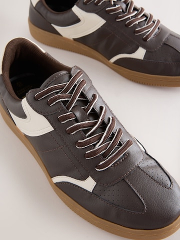 Baskets basses 'Forever Comfort' Next en marron