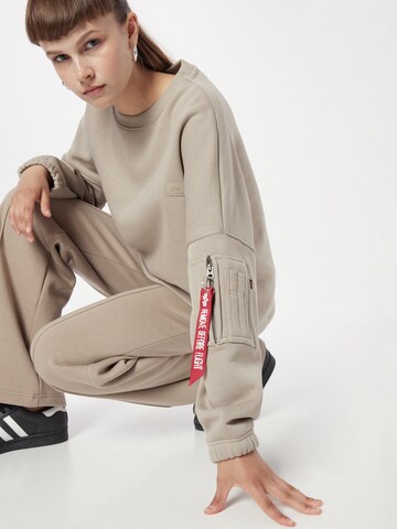 ALPHA INDUSTRIES Sweatshirt i beige