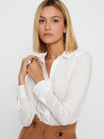 VERO MODA Blouse body 'Lady' in Wit