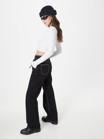 WEEKDAY T-shirt i svart