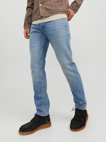 JACK & JONES Regular Jeans 'MIKE' in Blauw: voorkant