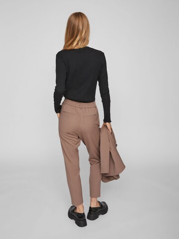 VILA Slimfit Hose 'VIVarone' in Braun