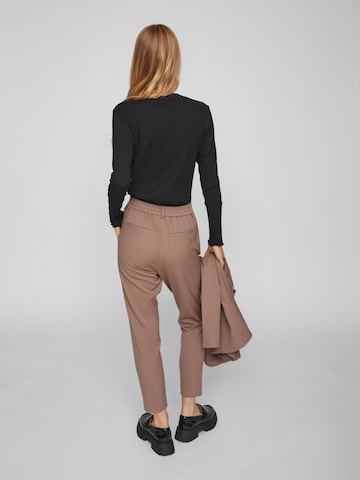 VILA Slim fit Pleat-front trousers 'Varone' in Brown