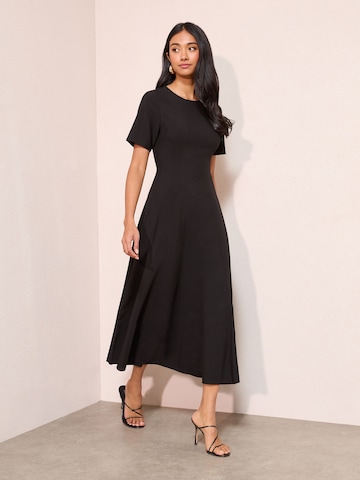Friends Like These Платье в Черный