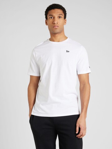 NEW ERA Shirt 'ESSENTLS' in Wit: voorkant