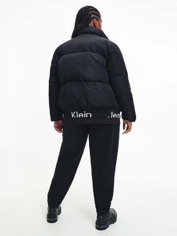 Veste mi-saison Calvin Klein Jeans Curve en noir