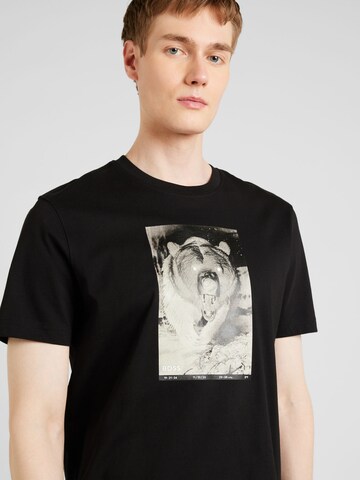 BOSS T-Shirt 'Wilds' in Schwarz