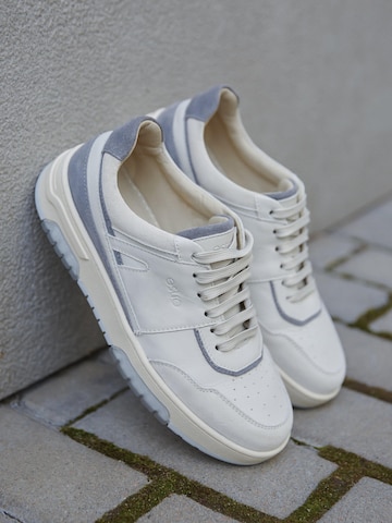 Estro Låg sneaker '09-2949' i vit