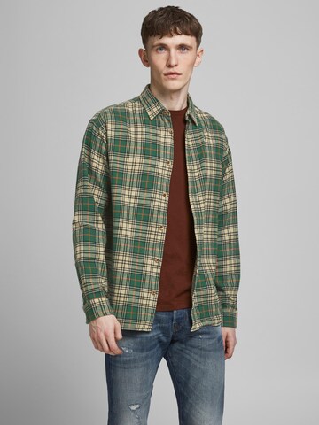 JACK & JONES - Ajuste regular Camisa en verde: frente