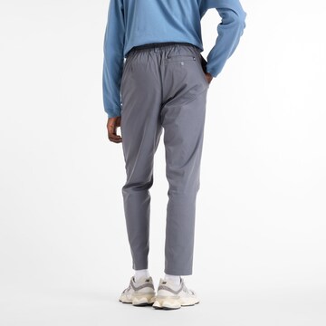 Regular Pantalon new balance en gris