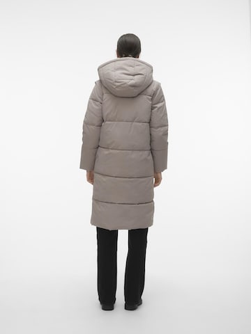 VERO MODA Wintermantel 'Madelyn' in Grijs